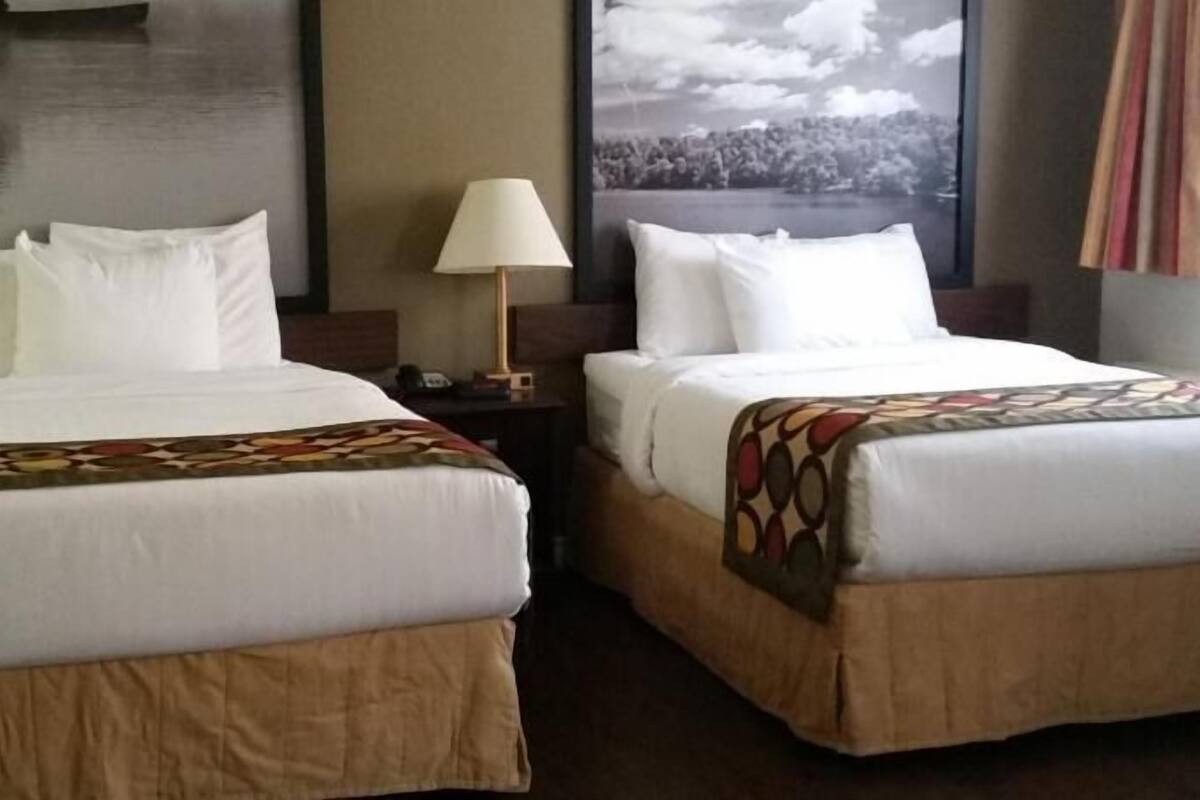 Edredón, camas Select Comfort, decoración personalizada y escritorio