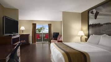 Honeymoon Suite, 1 Queen Bed, Jetted Tub | Down duvets, Select Comfort beds, individually decorated, desk