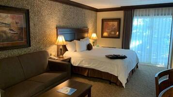 Room, 1 King Bed | Premium bedding, down comforters, pillowtop beds, in-room safe