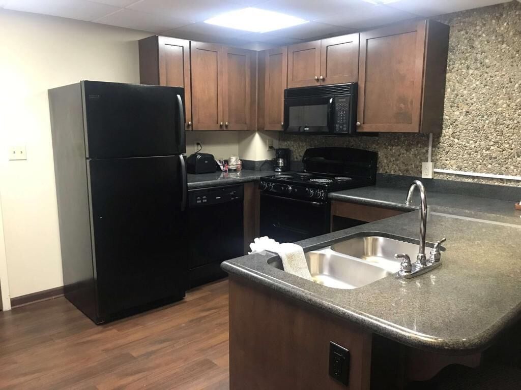 fridge, microwave, coffee/tea maker, eco-friendly cleaning products