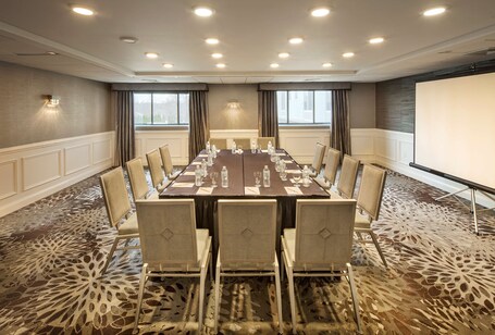 DoubleTree by Hilton Hotel Nanuet - Image 18
