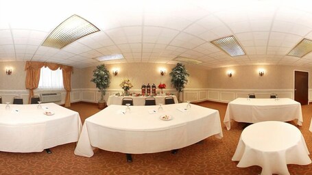 DoubleTree by Hilton Hotel Nanuet - Image 11