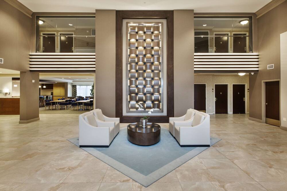 luxury hotels in Paramus