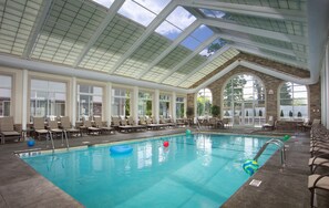 Indoor pool - DoubleTree by Hilton Hotel Nanuet (Nanuet)