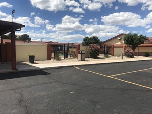 Seasonal outdoor pool - Best Western Santa Rosa Inn (Santa Rosa)
