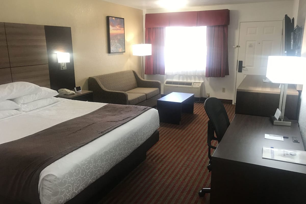 Premium bedding, pillowtop beds, desk, laptop workspace