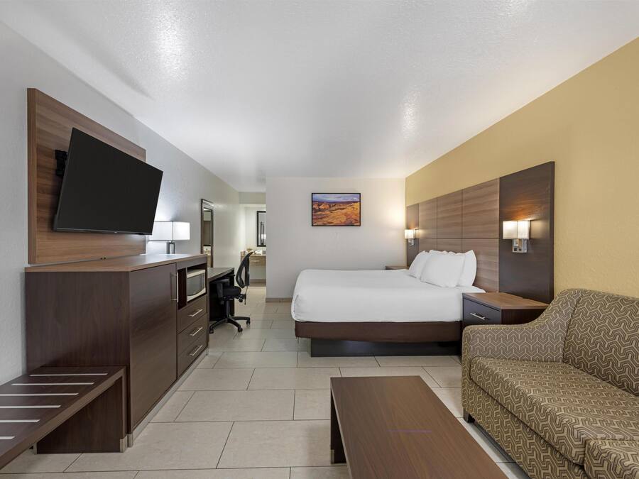 Premium bedding, pillowtop beds, desk, laptop workspace