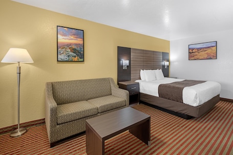 Roupas de cama premium, camas com colchões pillow-top, escrivaninha. Best Western Santa Rosa Inn