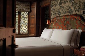 1 bedroom, premium bedding, down duvets, pillow-top beds - The Stoneleigh, Autograph Collection (Dallas)