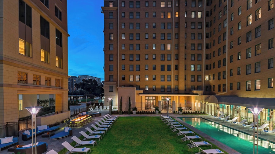 Le Méridien Dallas, The Stoneleigh