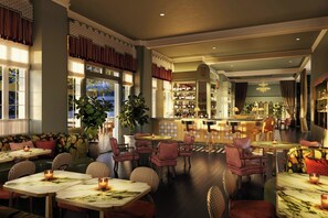 Lobby - The Stoneleigh, Autograph Collection (Dallas)