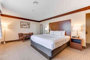 Standard Room, 1 King Bed, Non Smoking, Refrigerator & Microwave (Movie View from the Bed) | Desk, blackout curtains, iron/ironing board, free WiFi - Best Western Movie Manor (Monte Vista)