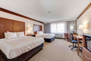 Standard Room, 2 Queen Beds, Non Smoking, Refrigerator & Microwave (Movie View) | Desk, blackout drapes, iron/ironing board, free WiFi - Best Western Movie Manor (Monte Vista)
