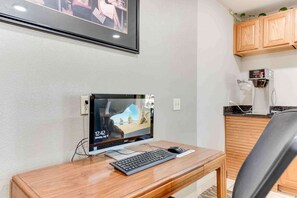Business centre - Best Western Movie Manor (Monte Vista)