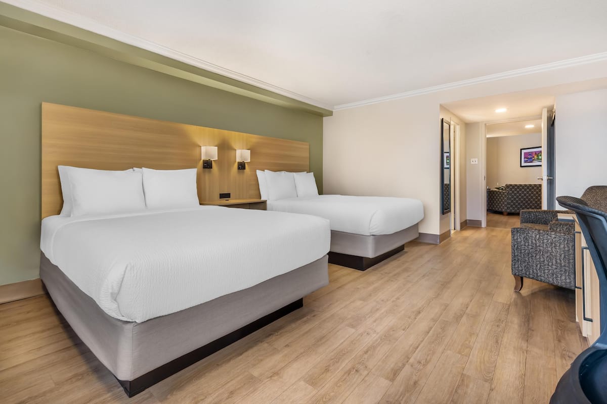 Suite, 2 Queen Beds, Non Smoking, Kitchen (Full Kitchen)