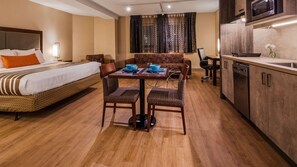 Hypo-allergenic bedding, in-room safe, desk, laptop workspace