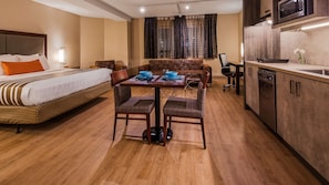 Hypo-allergenic bedding, in-room safe, desk, laptop workspace