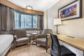 Standard Room, 2 Queen Beds, Non Smoking, Refrigerator & Microwave | Hypo-allergenic bedding, in-room safe, desk, laptop workspace - Best Western Plus Ottawa City Centre (Ottawa)