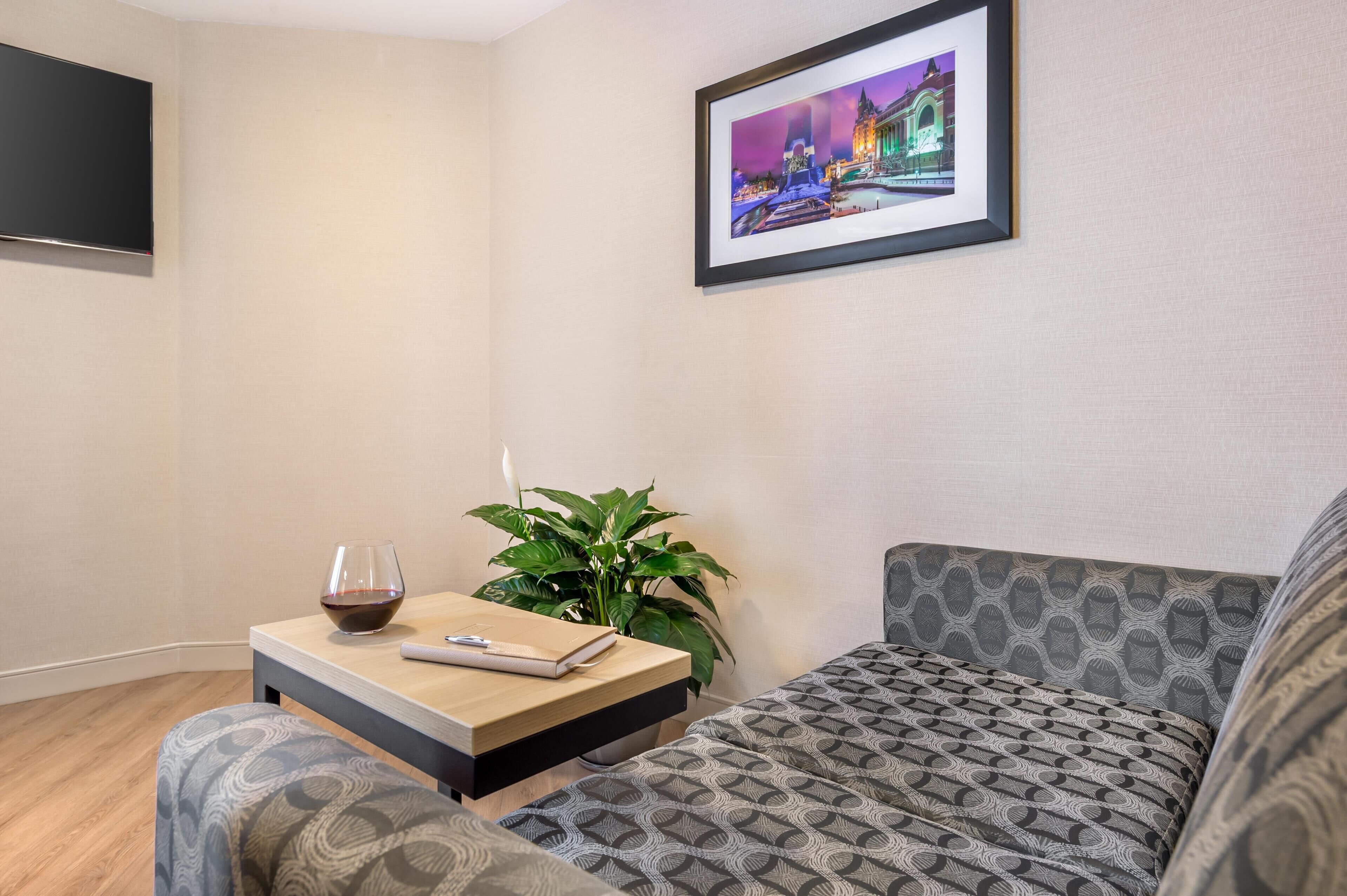 Suite, 2 camas de matrimonio, no fumadores, cocina (Full Kitchen) | Ropa de cama hipoalergénica, caja fuerte, escritorio