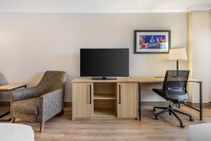 Suite, 2 Queen Beds, Non Smoking, Kitchen (Full Kitchen) | Hypo-allergenic bedding, in-room safe, desk, laptop workspace - Best Western Plus Ottawa City Centre (Ottawa)
