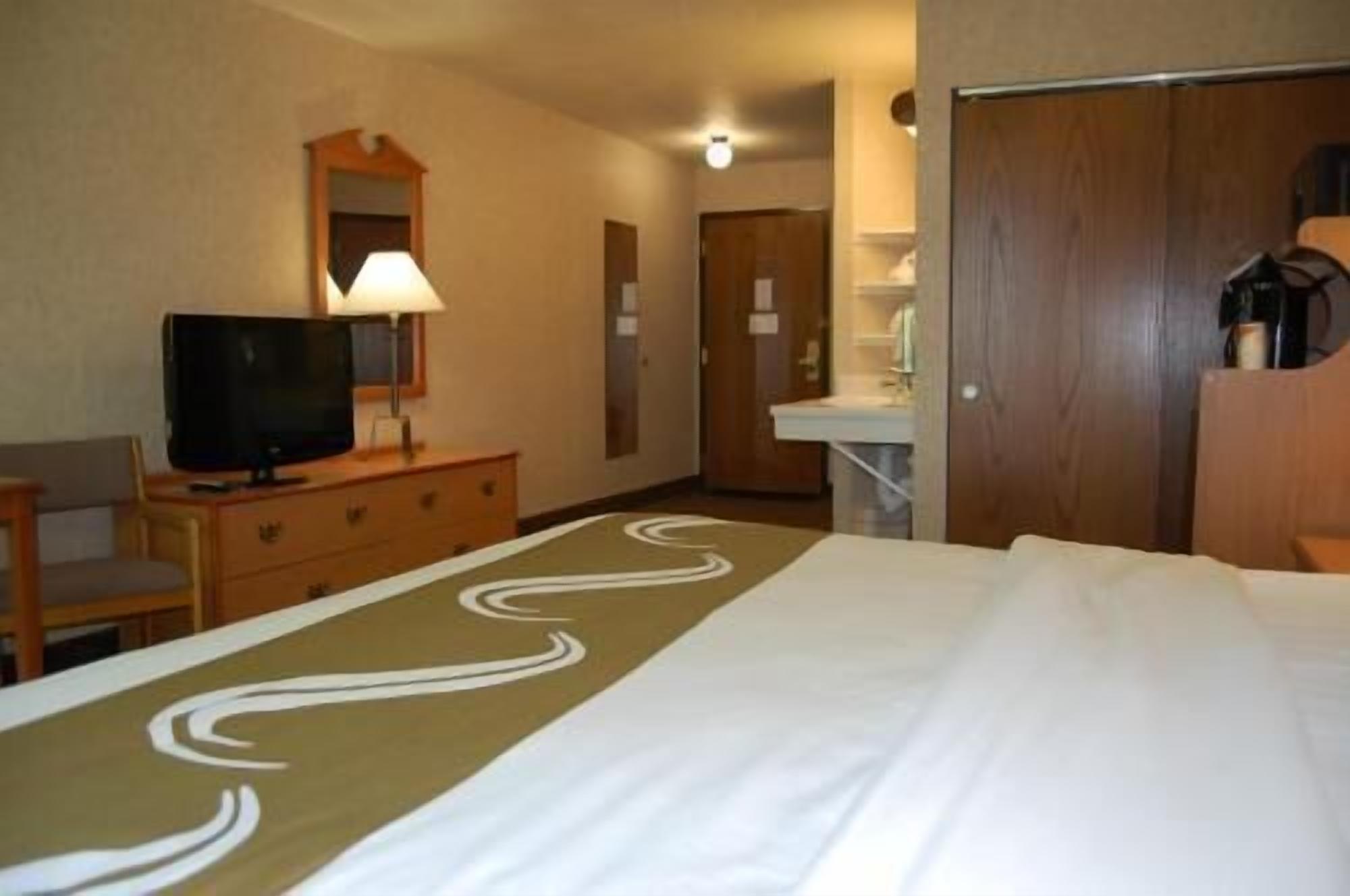 In-room safe, desk, laptop workspace, iron/ironing board