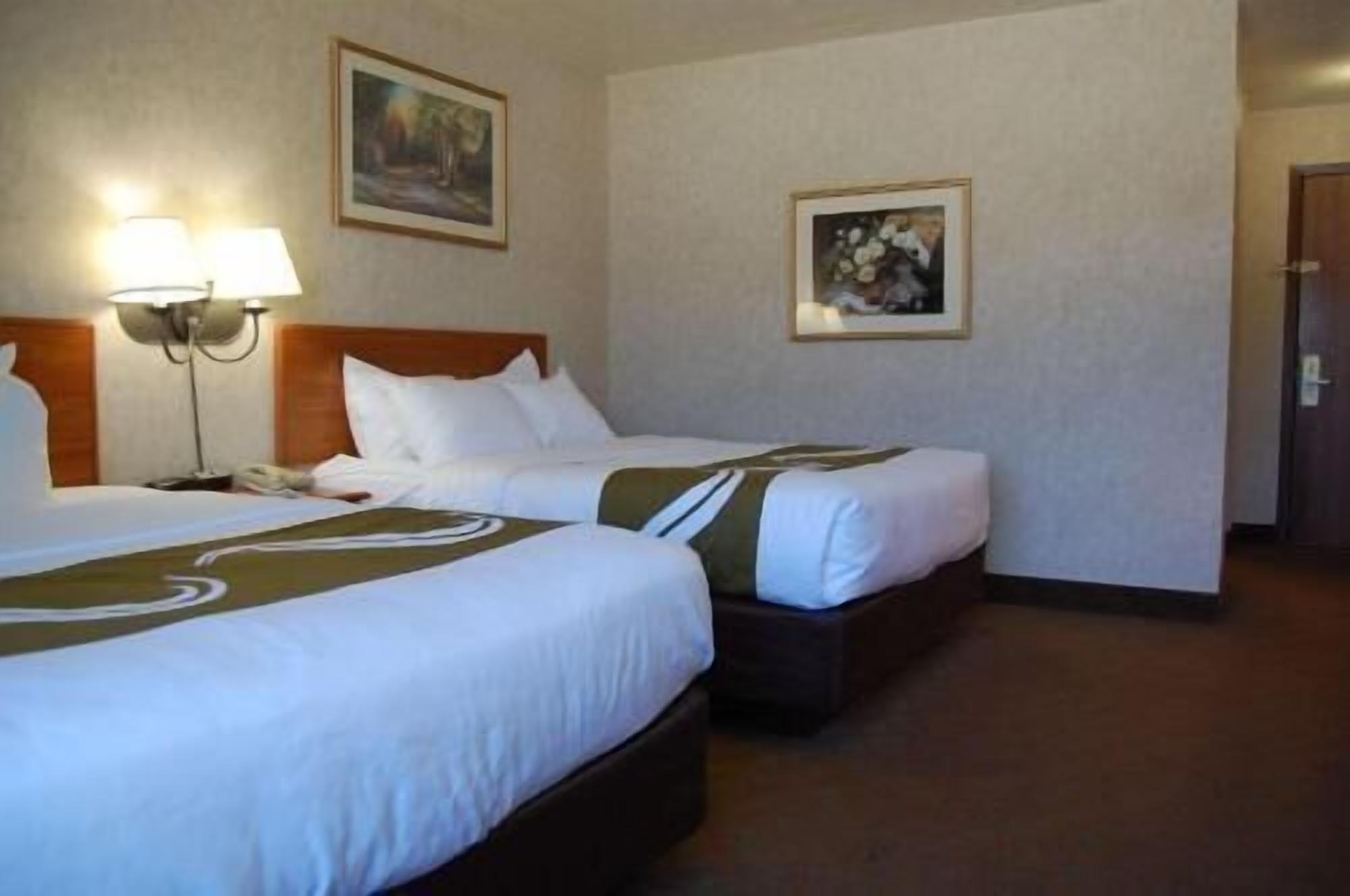 In-room safe, desk, laptop workspace, iron/ironing board