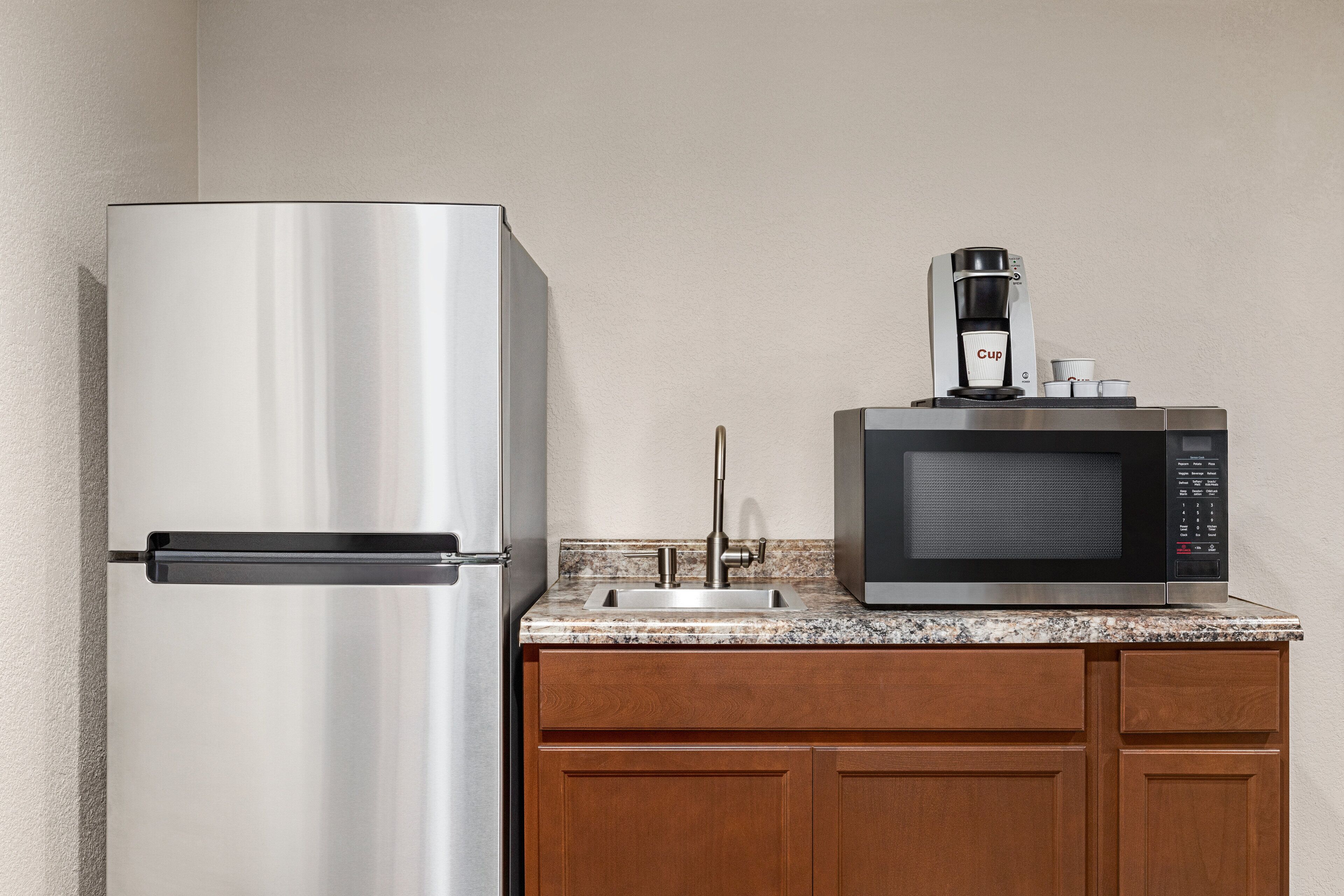 suite, 1 king bed | 1 bedroom, desk, laptop workspace, blackout curtains