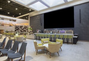 Serves breakfast, lunch, and dinner - Holiday Inn Orlando International Airport by IHG (Orlando)