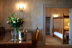 Suite | Premium bedding, iron/ironing board, cribs/infant beds, rollaway beds - Buckland Tout Saints Hotel (Totnes)