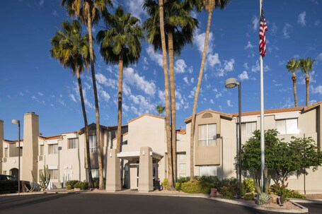 Sonesta ES Suites Scottsdale Paradise Valley - Image 9