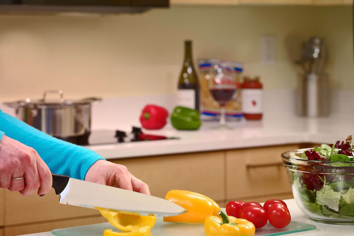 suite, multiple beds, accessible (mobility/hearing tub two bedrooms) | egyptian cotton sheets, premium bedding, pillow-top beds, desk