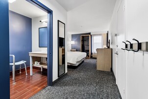 Room, 1 King Bed, Accessible (Mobility & Hearing, 3x3 Shower) | Desk, iron/ironing board, free WiFi, bed sheets