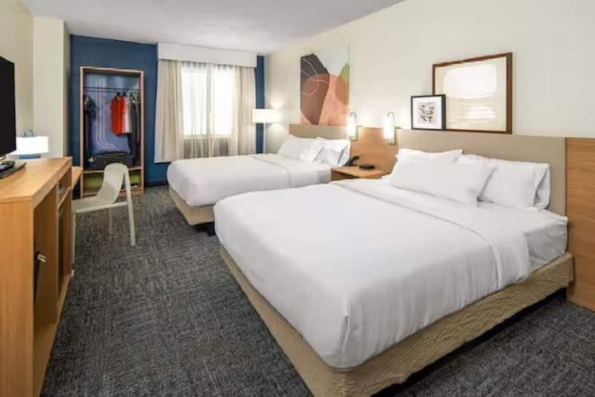 Skrivebord, strykejern/-brett, wi-fi (inkludert) og sengetøy