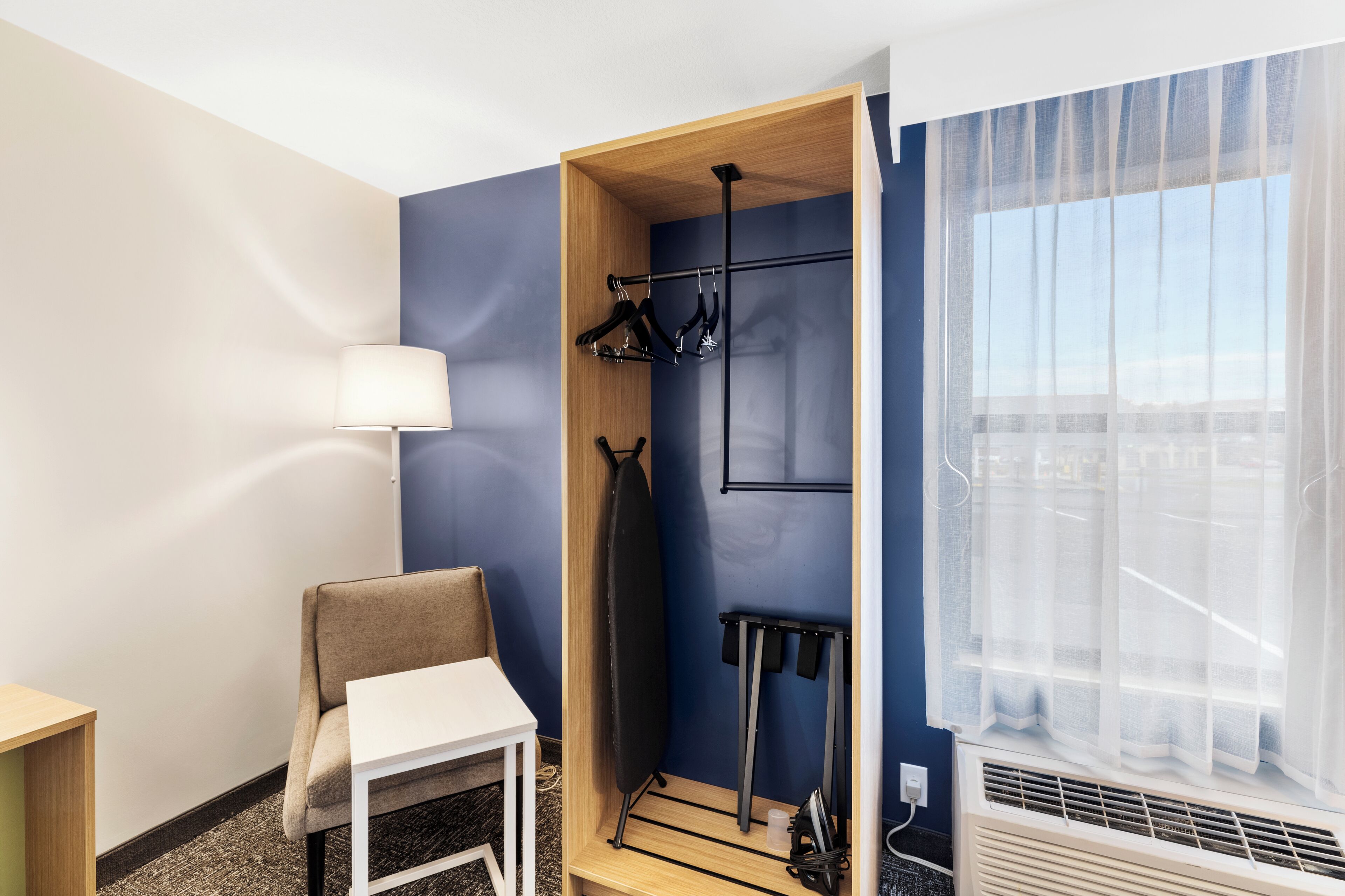 Room, 1 King Bed, Accessible (Mobility & Hearing, 3x3 Shower) | Desk, iron/ironing board, free WiFi, bed sheets