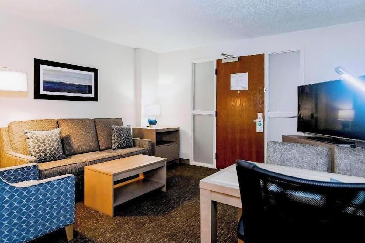 Televisión LED y estación para reproductor de MP3