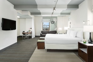 Studio Suite with Kitchen | Premium bedding, pillow-top beds, in-room safe, desk