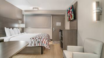 Superior-huone, 1 suuri parisänky, tupakointi kielletty | Tallelokero huoneessa, työpöytä, pimennysverhot, ilmaiset vauvansängyt