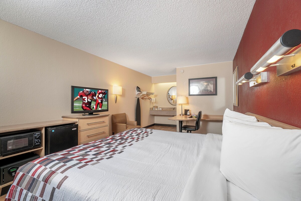 In-room safe, desk, blackout drapes, cribs (free)