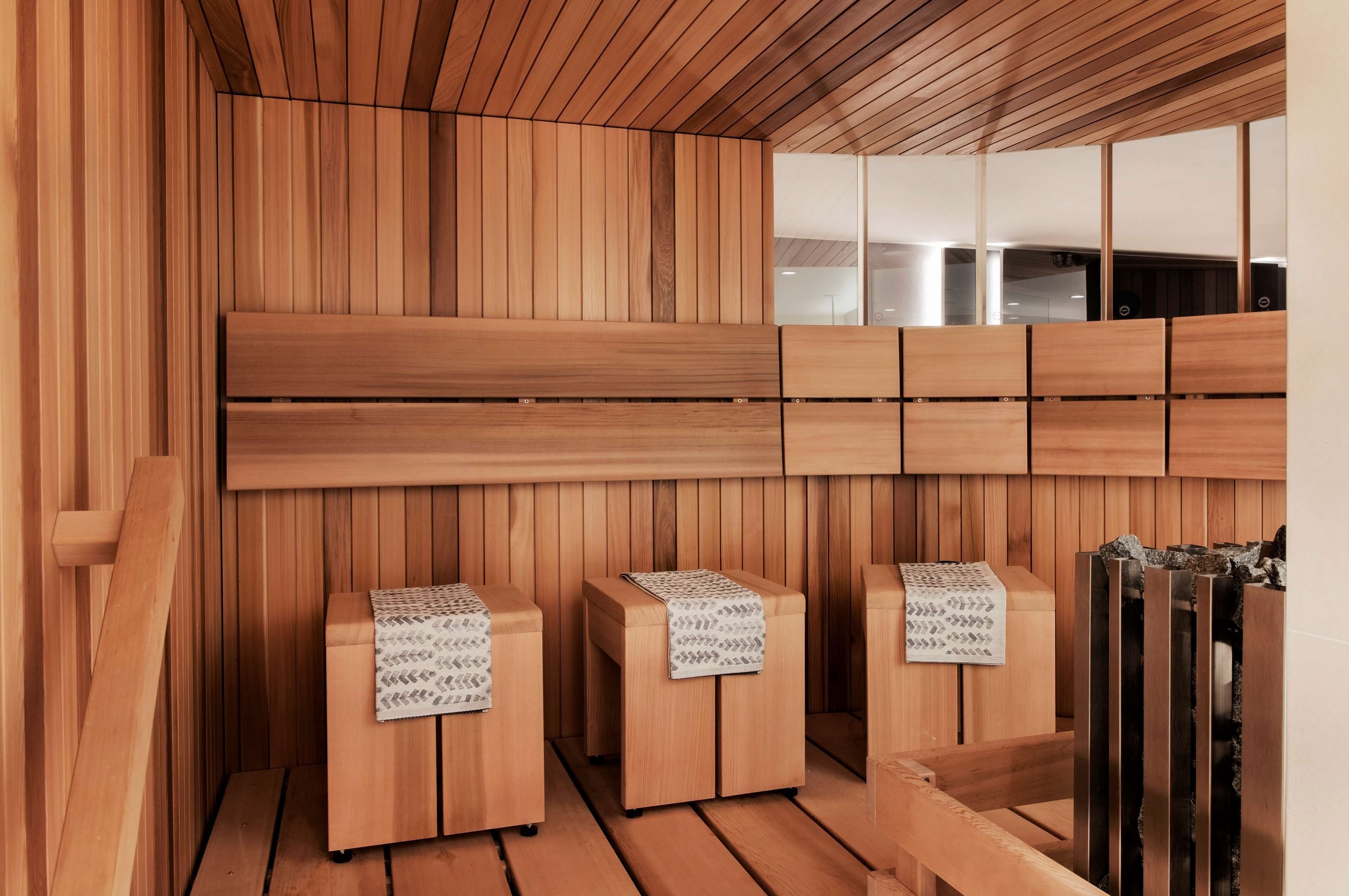 eco-friendly toiletries, hair dryer, towels