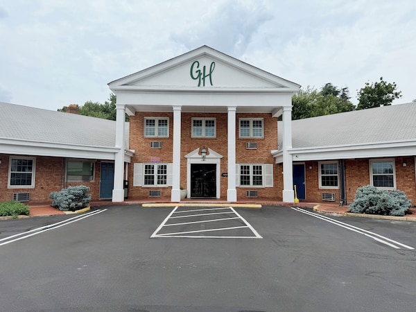 Governor House Inn - Fairfax, VA