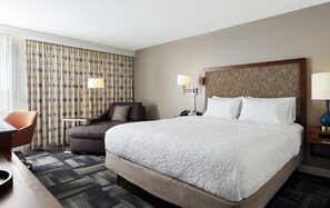 Premium bedding, in-room safe, desk, blackout drapes - Hampton Inn Philadelphia King of Prussia (Valley Forge) (King of Prussia)
