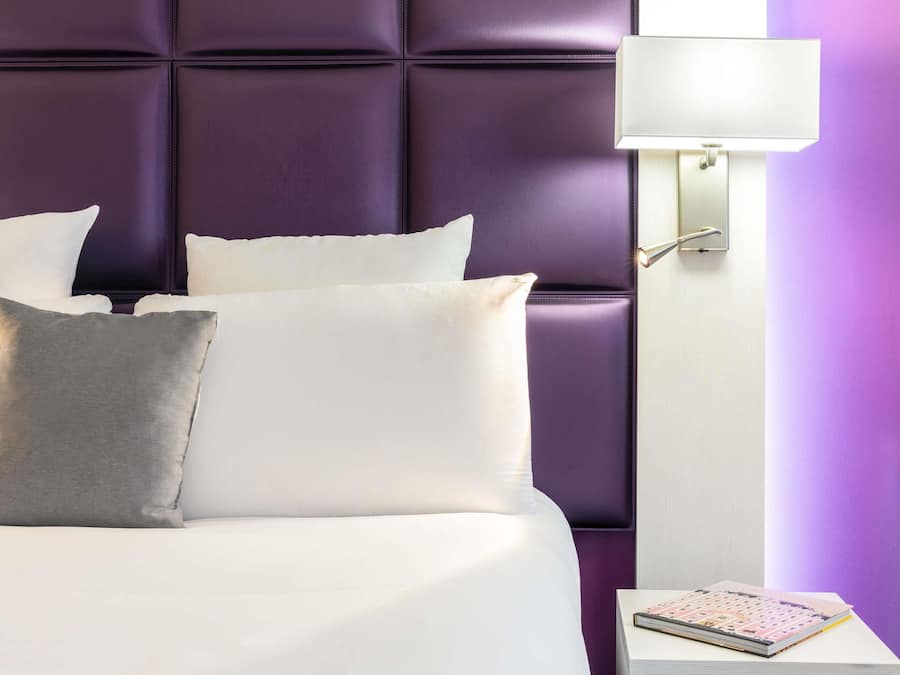 Privilege - Rum - 1 dubbelsäng | Sängtillbehör av högsta kvalitet och minibar