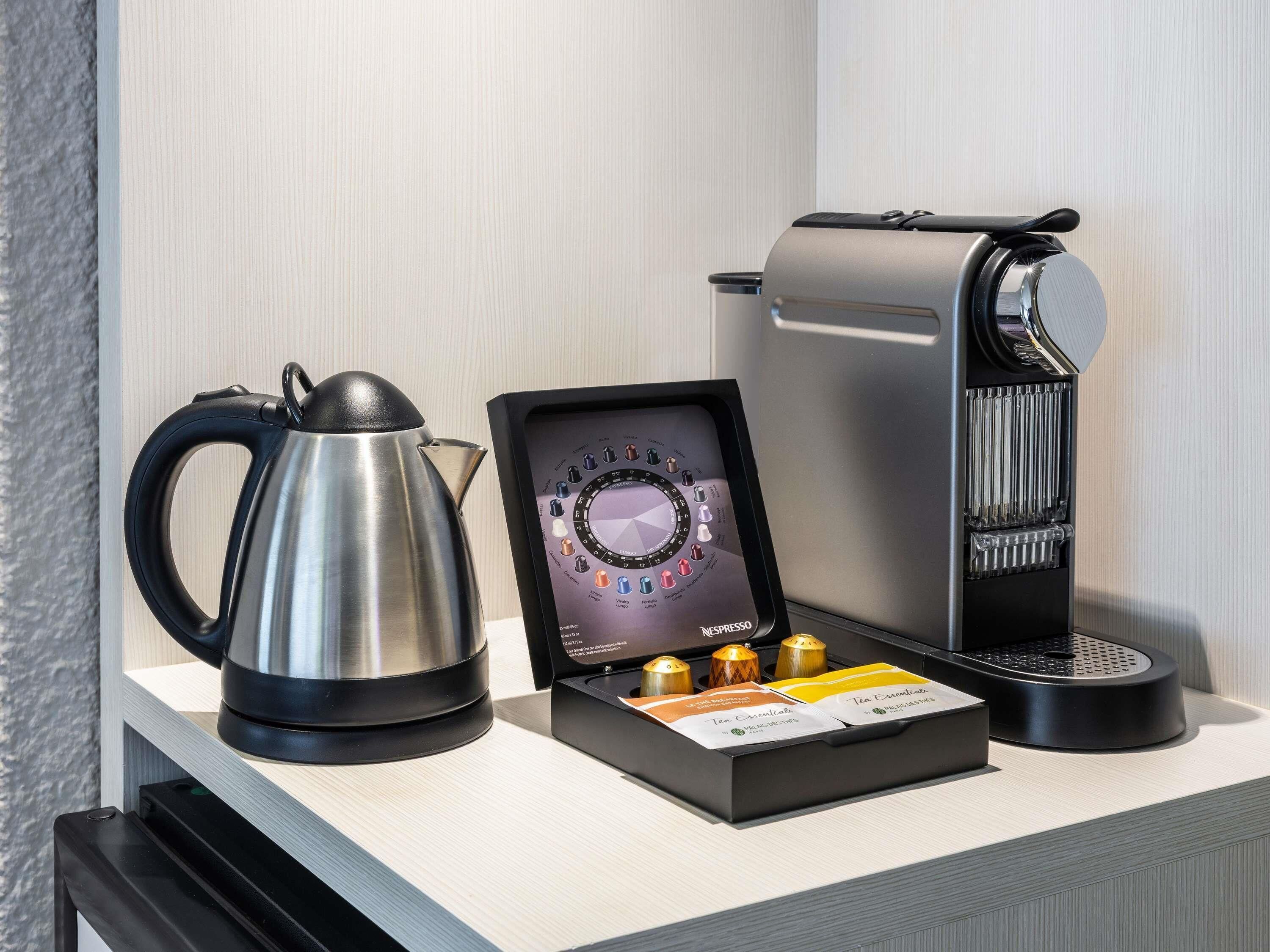 privilege, room, 1 double bed | premium bedding, minibar, in-room safe, desk