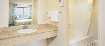 Travelodge by Wyndham Indio