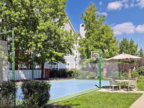 Sports court - Sonesta ES Suites Colorado Springs (Colorado Springs)