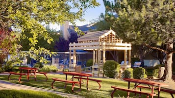 Zona de juegos infantil al aire libre