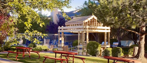 Children’s play area – outdoor