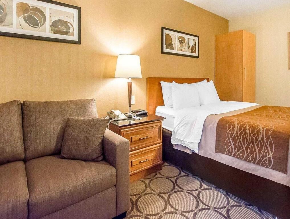 Premium bedding, pillowtop beds, desk, blackout drapes