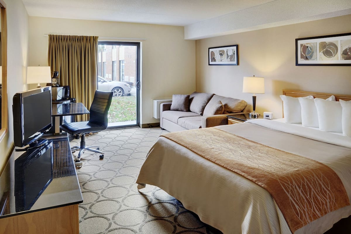 Premium bedding, pillowtop beds, desk, blackout drapes