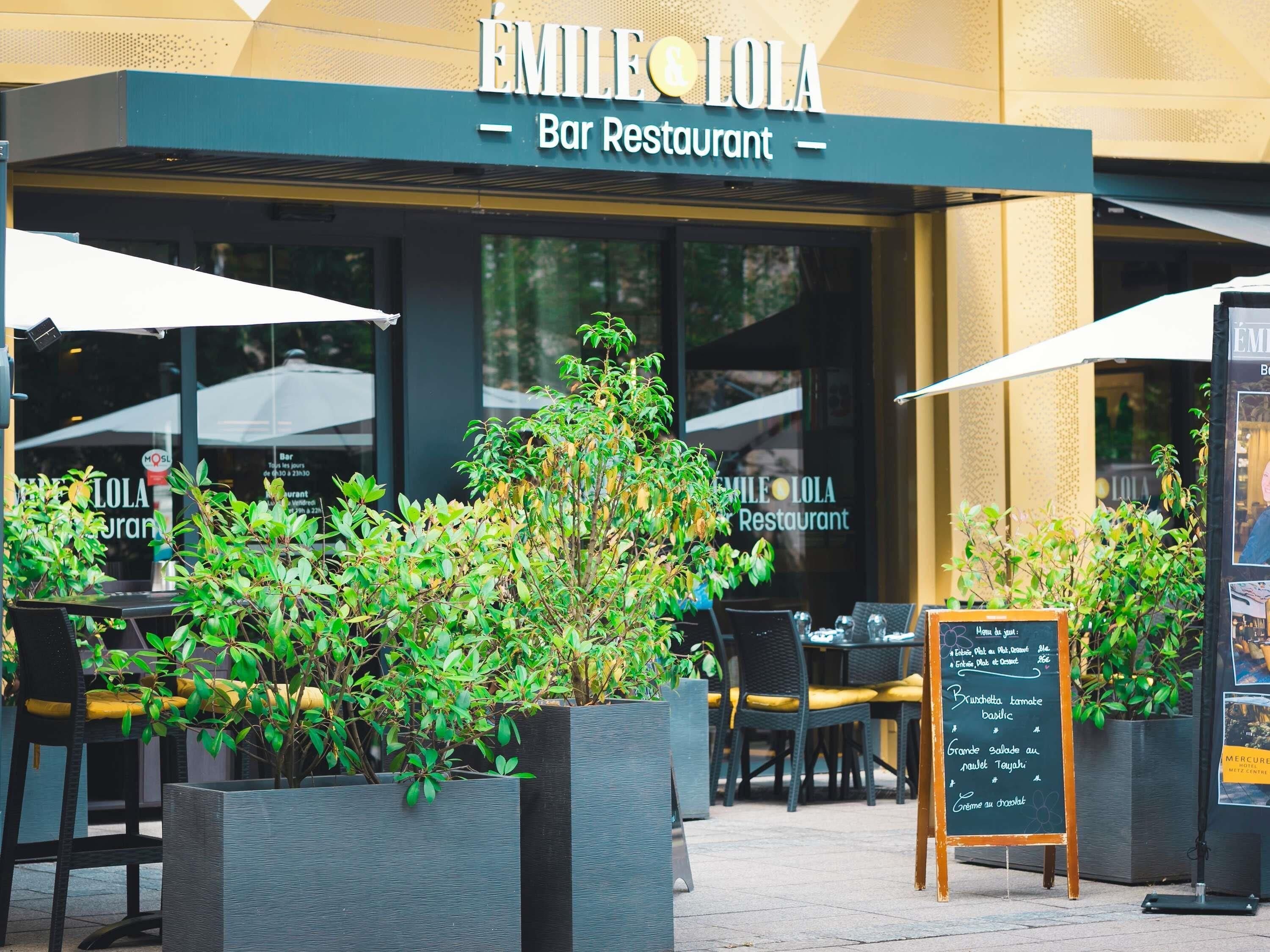 Lunch and dinner served, French cuisine